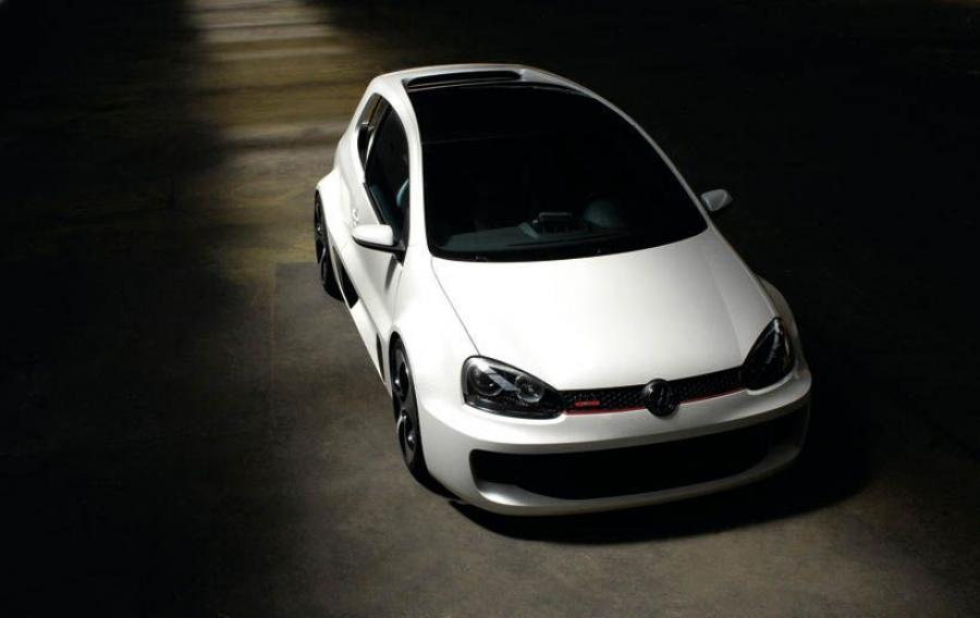  Volkswagen Golf GTi W12 650 Concept 2007 года  (фото 15 из 36)